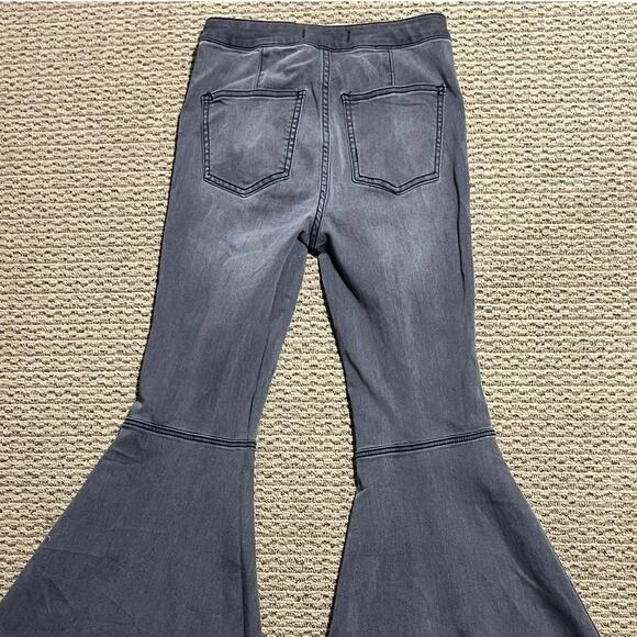 Free People‎ Women Gray Just Float On Bell Bottom Flare Raw Hem Jeans Size 26 - Picture 8 of 12